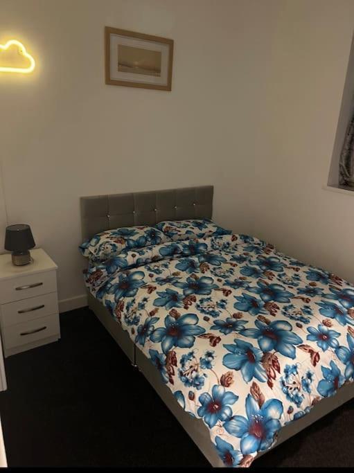 Apartament Modern 2-Bed Flat In Salford Manchester Zewnętrze zdjęcie