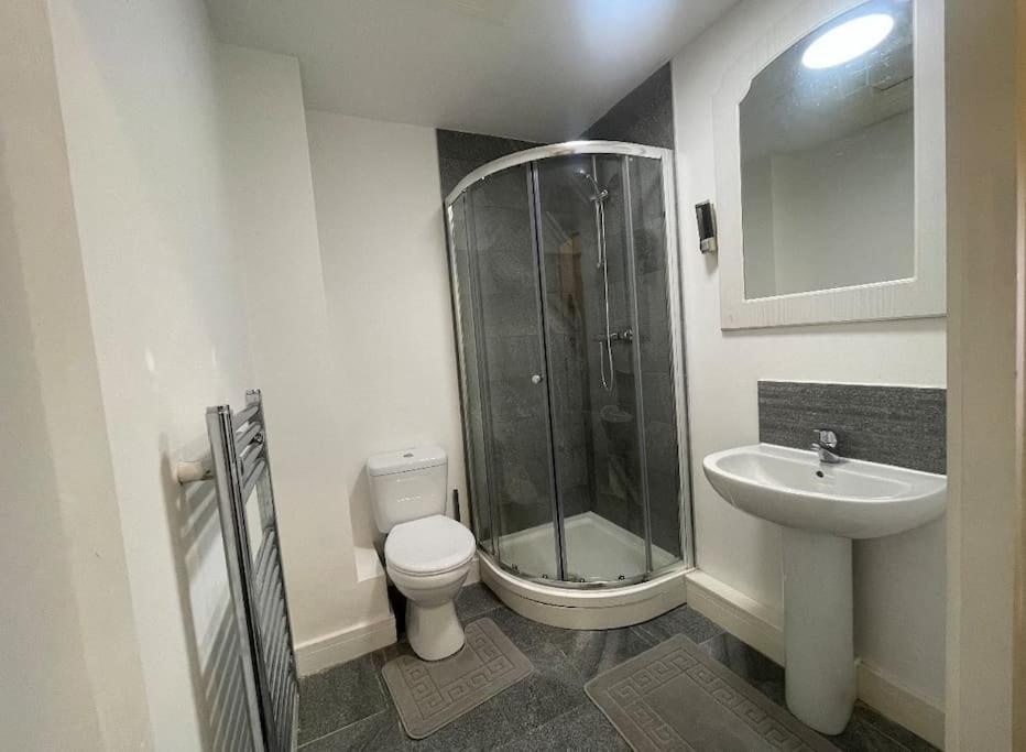 Apartament Modern 2-Bed Flat In Salford Manchester Zewnętrze zdjęcie