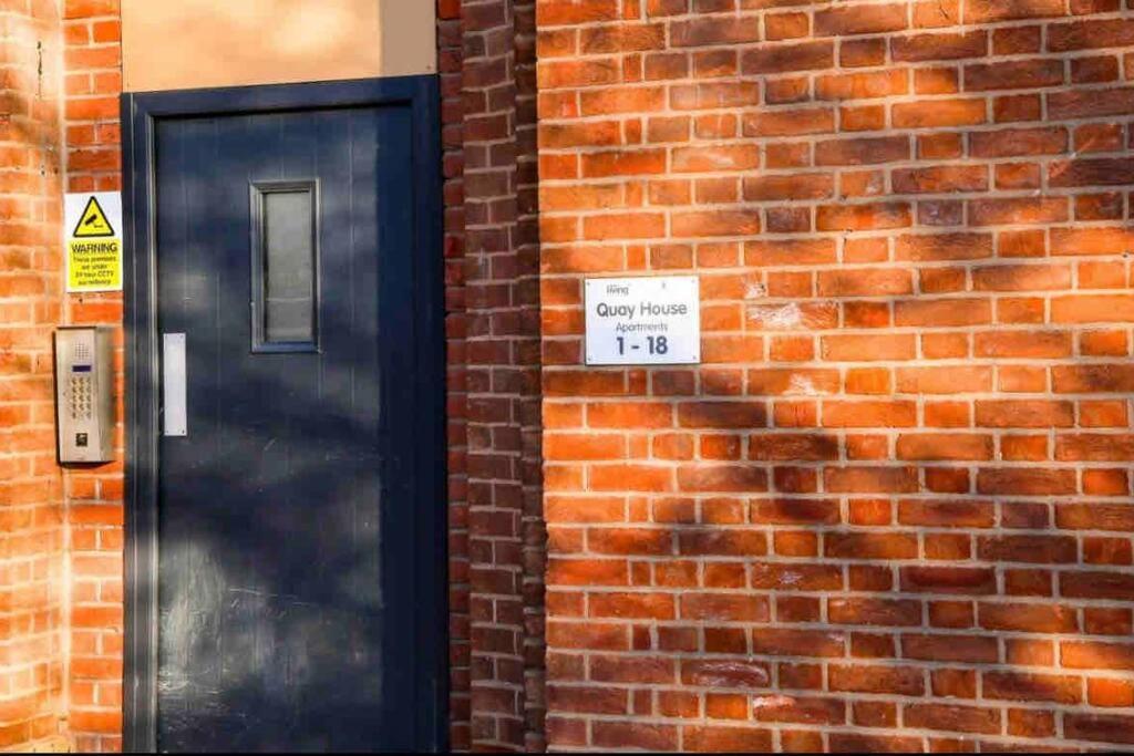 Apartament Modern 2-Bed Flat In Salford Manchester Zewnętrze zdjęcie